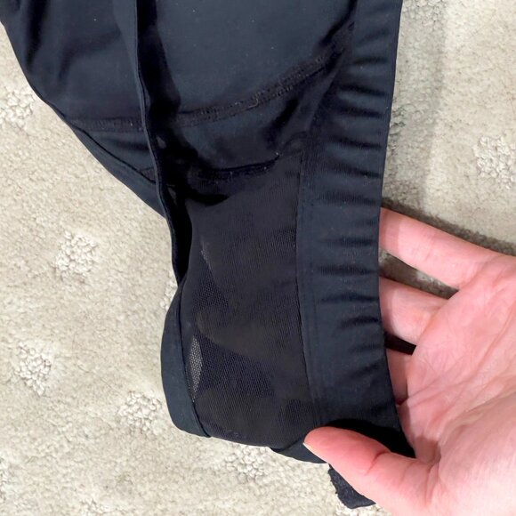 Sweaty Betty cross back sports bra EUC - Picture 4 of 4